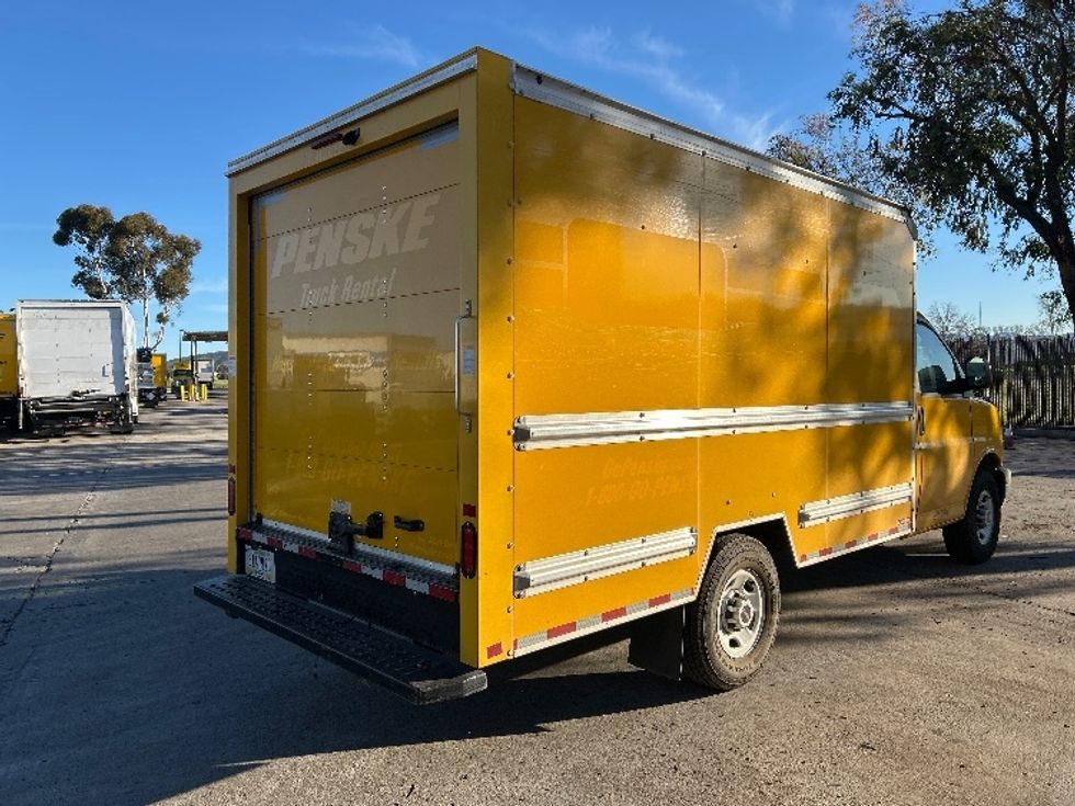 Light Duty Box Truck-Light and Medium Duty Trucks-GMC-2021-Savana G33503-Fontana-CA-114,627\n\t\tmiles-$ 25,750 - Image 13