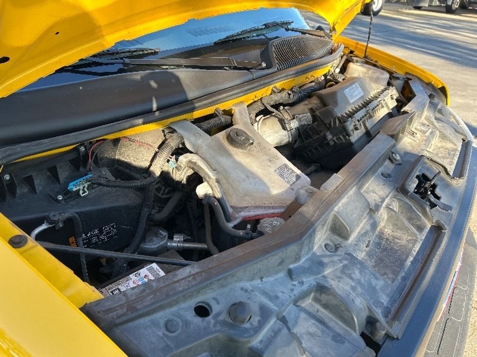 Light Duty Box Truck-Light and Medium Duty Trucks-GMC-2021-Savana G33503-Fontana-CA-114,627\n\t\tmiles-$ 25,750 - Image 23