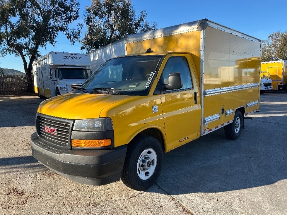 Light Duty Box Truck-Light and Medium Duty Trucks-GMC-2021-Savana G33503-Fontana-CA-114,627\n\t\tmiles-$ 25,750 - Image 3