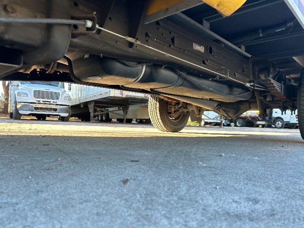 Light Duty Box Truck-Light and Medium Duty Trucks-GMC-2021-Savana G33503-Fontana-CA-114,627\n\t\tmiles-$ 25,750 - Image 5