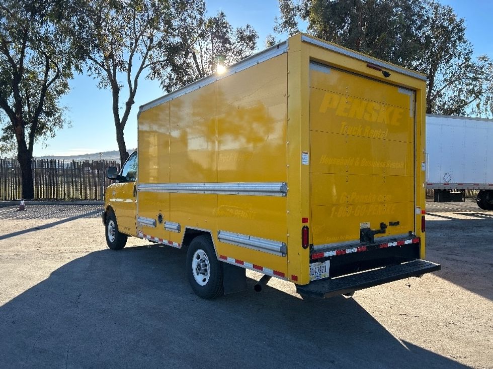 Light Duty Box Truck-Light and Medium Duty Trucks-GMC-2021-Savana G33503-Fontana-CA-114,627\n\t\tmiles-$ 25,750 - Image 6
