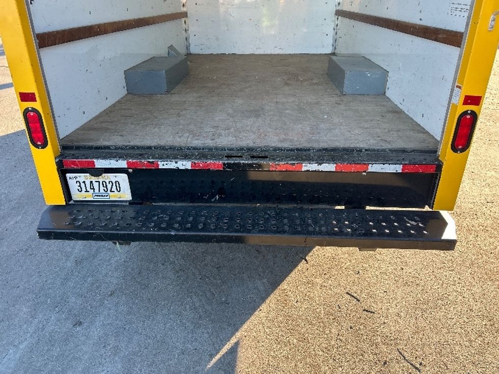 Light Duty Box Truck-Light and Medium Duty Trucks-GMC-2021-Savana G33503-Fontana-CA-114,627\n\t\tmiles-$ 25,750 - Image 9