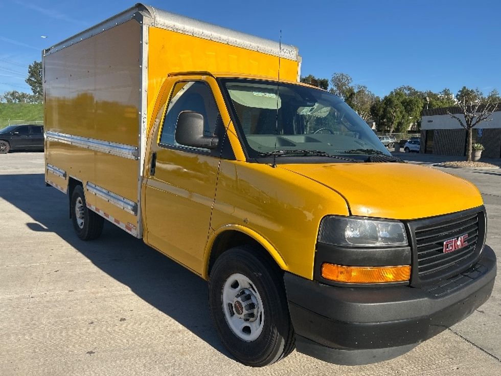 Light Duty Box Truck-Light and Medium Duty Trucks-GMC-2021-Savana G33503-Fontana-CA-118,697\n\t\tmiles-$ 25,500 - Image 1
