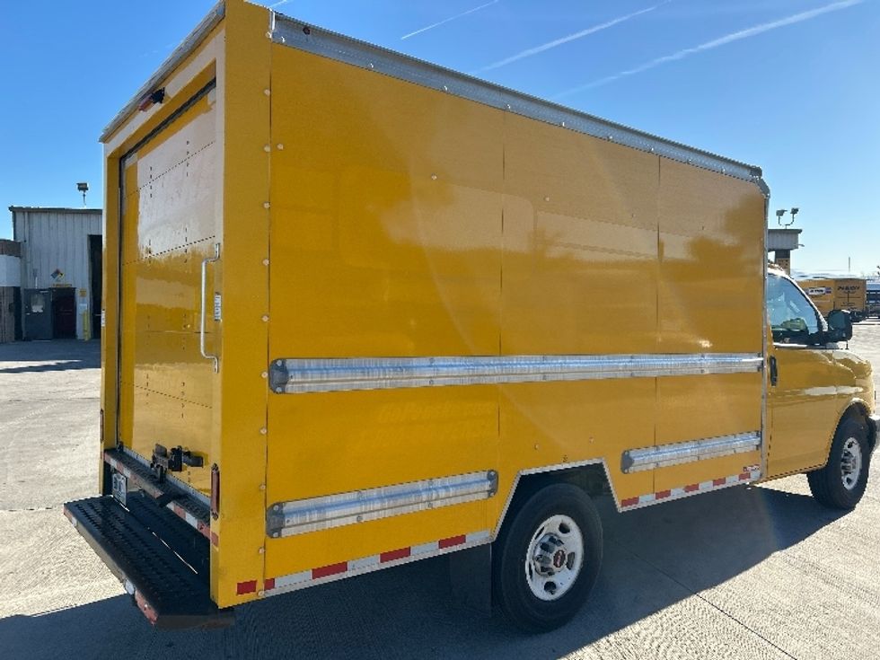 Light Duty Box Truck-Light and Medium Duty Trucks-GMC-2021-Savana G33503-Fontana-CA-118,697\n\t\tmiles-$ 25,500 - Image 13