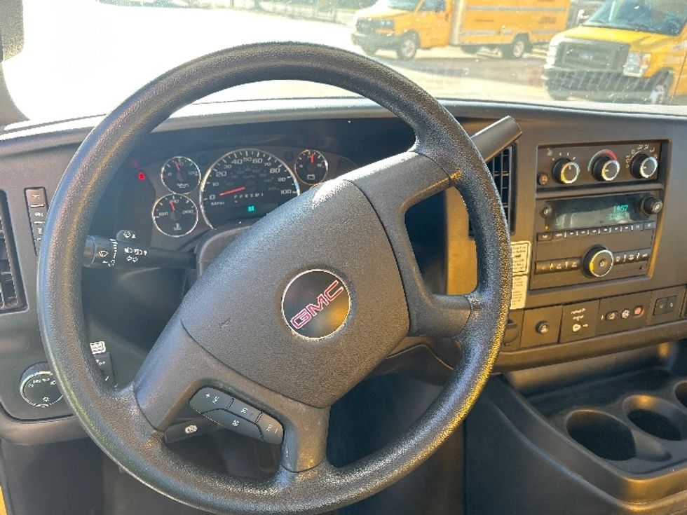 Light Duty Box Truck-Light and Medium Duty Trucks-GMC-2021-Savana G33503-Fontana-CA-118,697\n\t\tmiles-$ 25,500 - Image 17