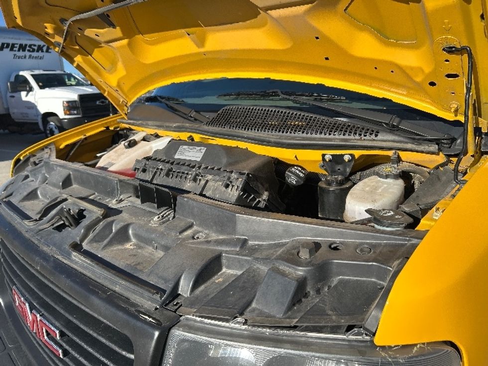 Light Duty Box Truck-Light and Medium Duty Trucks-GMC-2021-Savana G33503-Fontana-CA-118,697\n\t\tmiles-$ 25,500 - Image 23