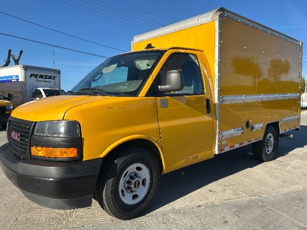 Light Duty Box Truck-Light and Medium Duty Trucks-GMC-2021-Savana G33503-Fontana-CA-118,697\n\t\tmiles-$ 25,500 - Image 3