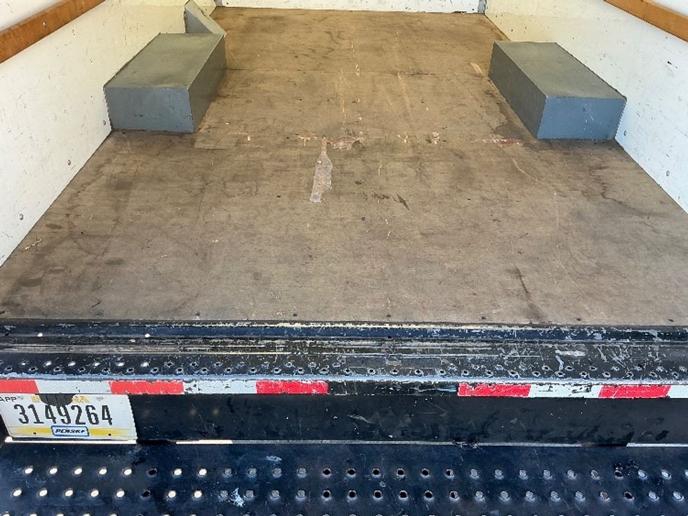 Light Duty Box Truck-Light and Medium Duty Trucks-GMC-2021-Savana G33503-Fontana-CA-120,893\n\t\tmiles-$ 27,750 - Image 10