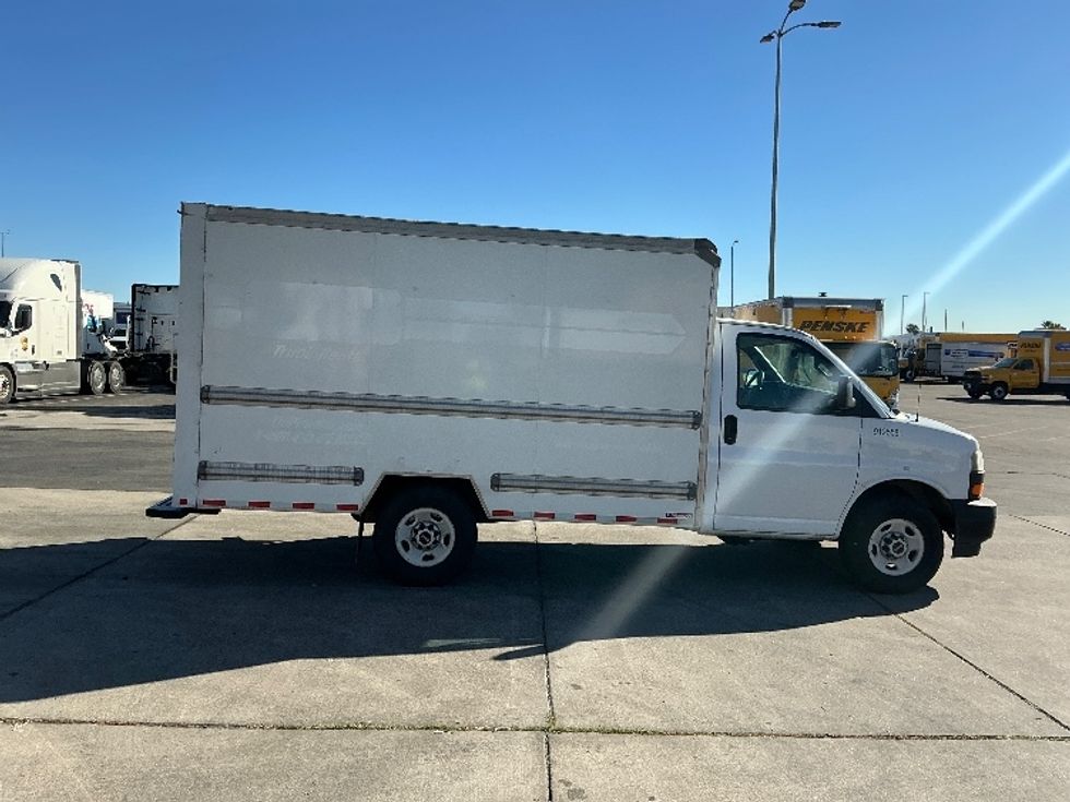 Light Duty Box Truck-Light and Medium Duty Trucks-GMC-2021-Savana G33503-Fontana-CA-120,893\n\t\tmiles-$ 27,750 - Image 15