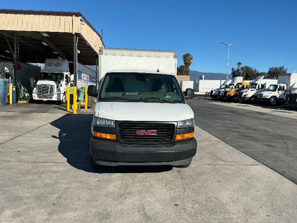 Light Duty Box Truck-Light and Medium Duty Trucks-GMC-2021-Savana G33503-Fontana-CA-120,893\n\t\tmiles-$ 27,750 - Image 2