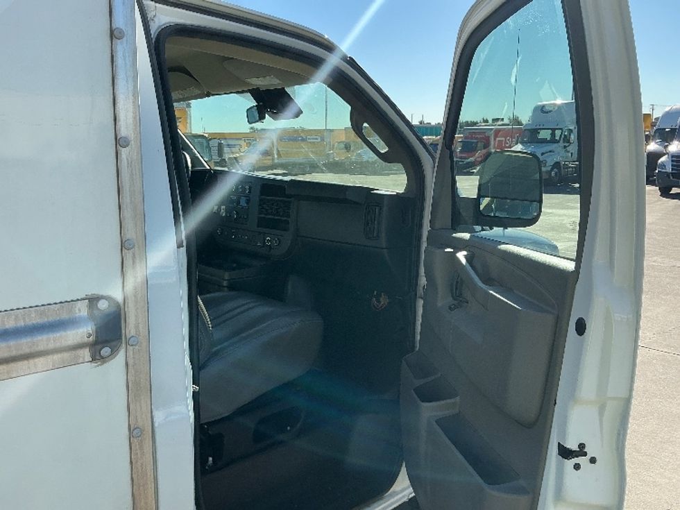Light Duty Box Truck-Light and Medium Duty Trucks-GMC-2021-Savana G33503-Fontana-CA-120,893\n\t\tmiles-$ 27,750 - Image 20