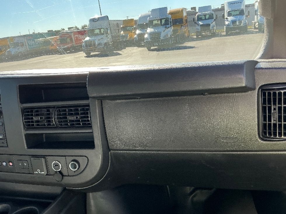 Light Duty Box Truck-Light and Medium Duty Trucks-GMC-2021-Savana G33503-Fontana-CA-120,893\n\t\tmiles-$ 27,750 - Image 21