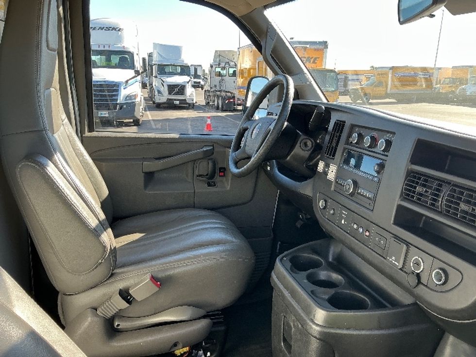 Light Duty Box Truck-Light and Medium Duty Trucks-GMC-2021-Savana G33503-Fontana-CA-120,893\n\t\tmiles-$ 27,750 - Image 22