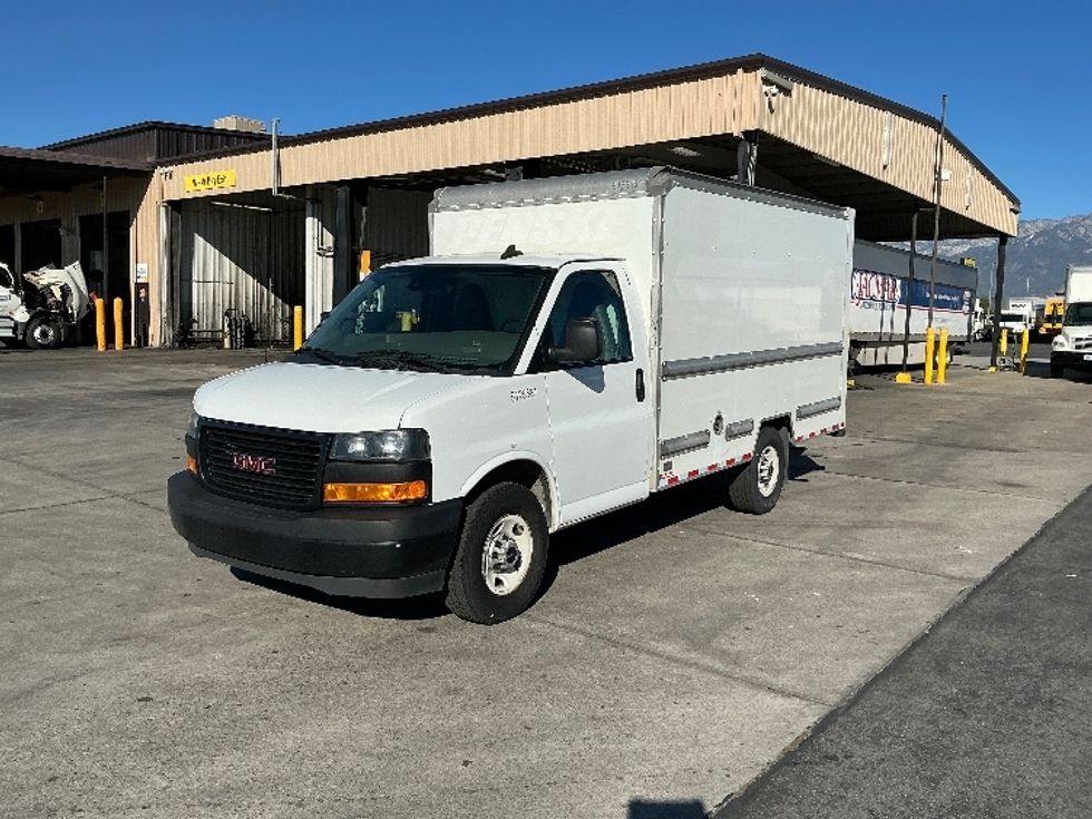 Light Duty Box Truck-Light and Medium Duty Trucks-GMC-2021-Savana G33503-Fontana-CA-120,893\n\t\tmiles-$ 27,750 - Image 3