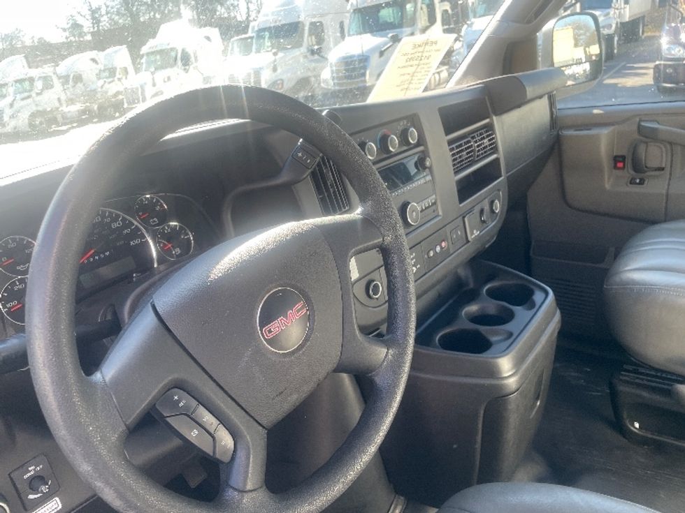 Light Duty Box Truck-Light and Medium Duty Trucks-GMC-2021-Savana G33503-Forest Park-GA-101,221\n\t\tmiles-$ 30,000 - Image 16
