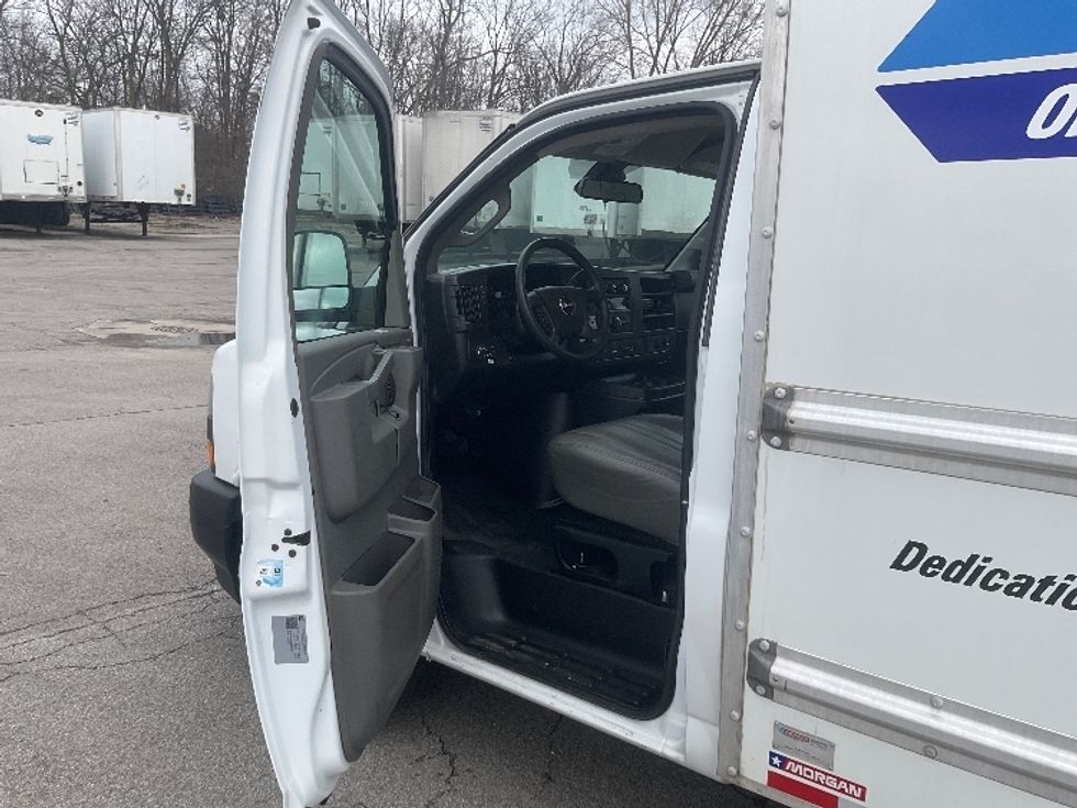 Light Duty Box Truck-Light and Medium Duty Trucks-GMC-2021-Savana G33503-Fort Wayne-IN-117,463\n\t\tmiles-$ 26,250 - Image 16
