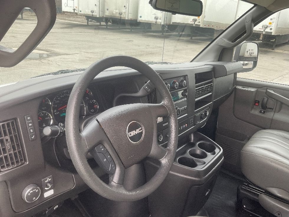 Light Duty Box Truck-Light and Medium Duty Trucks-GMC-2021-Savana G33503-Fort Wayne-IN-117,463\n\t\tmiles-$ 26,250 - Image 17