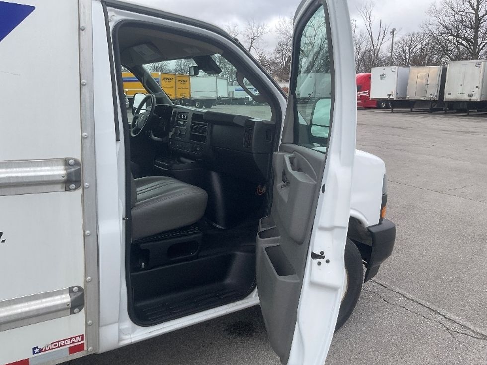 Light Duty Box Truck-Light and Medium Duty Trucks-GMC-2021-Savana G33503-Fort Wayne-IN-117,463\n\t\tmiles-$ 26,250 - Image 20