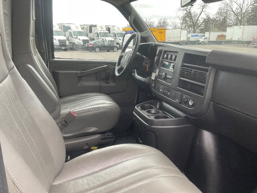 Light Duty Box Truck-Light and Medium Duty Trucks-GMC-2021-Savana G33503-Fort Wayne-IN-117,463\n\t\tmiles-$ 26,250 - Image 22