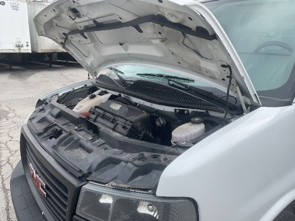 Light Duty Box Truck-Light and Medium Duty Trucks-GMC-2021-Savana G33503-Fort Wayne-IN-117,463\n\t\tmiles-$ 26,250 - Image 24