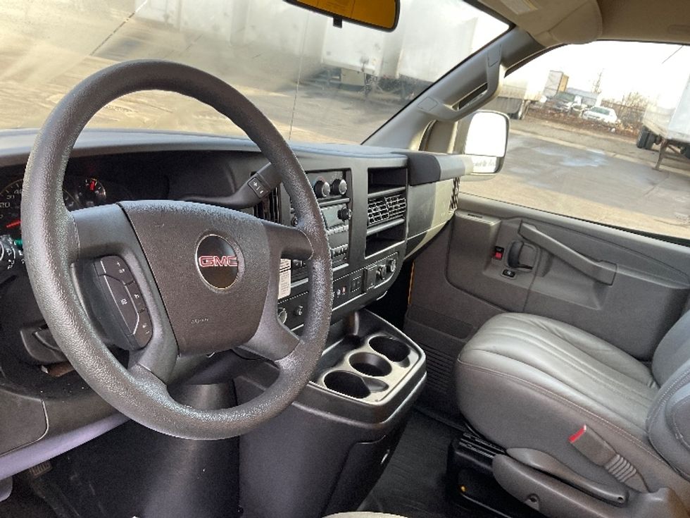 Light Duty Box Truck-Light and Medium Duty Trucks-GMC-2021-Savana G33503-Fort Wayne-IN-71,617\n\t\tmiles-$ 28,750 - Image 17