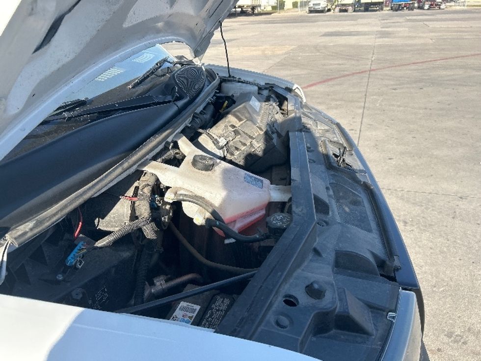 Light Duty Box Truck-Light and Medium Duty Trucks-GMC-2021-Savana G33503-Fort Worth-TX-102,393\n\t\tmiles-$ 28,500 - Image 22