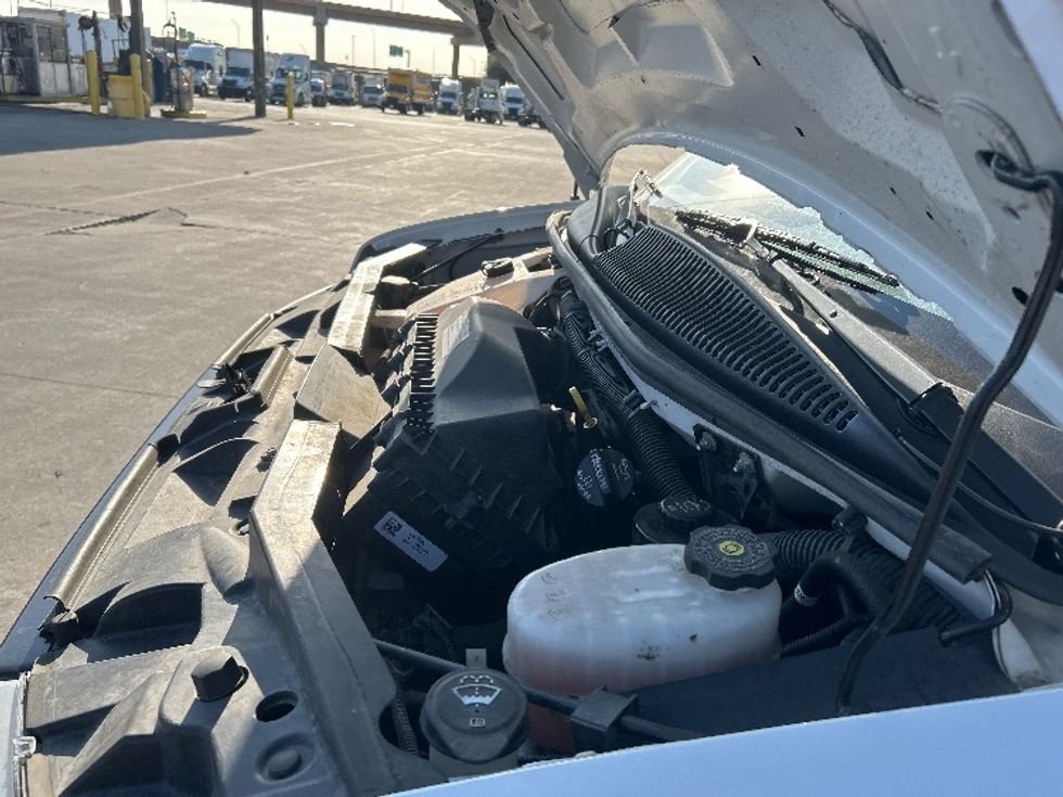 Light Duty Box Truck-Light and Medium Duty Trucks-GMC-2021-Savana G33503-Fort Worth-TX-102,393\n\t\tmiles-$ 28,500 - Image 23