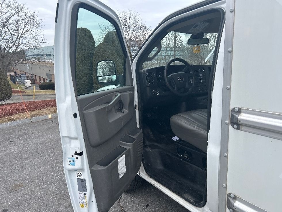 Light Duty Box Truck-Light and Medium Duty Trucks-GMC-2021-Savana G33503-Franklin-MA-101,809\n\t\tmiles-$ 27,000 - Image 13