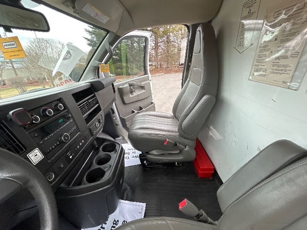 Light Duty Box Truck-Light and Medium Duty Trucks-GMC-2021-Savana G33503-Franklin-MA-101,809\n\t\tmiles-$ 27,000 - Image 16