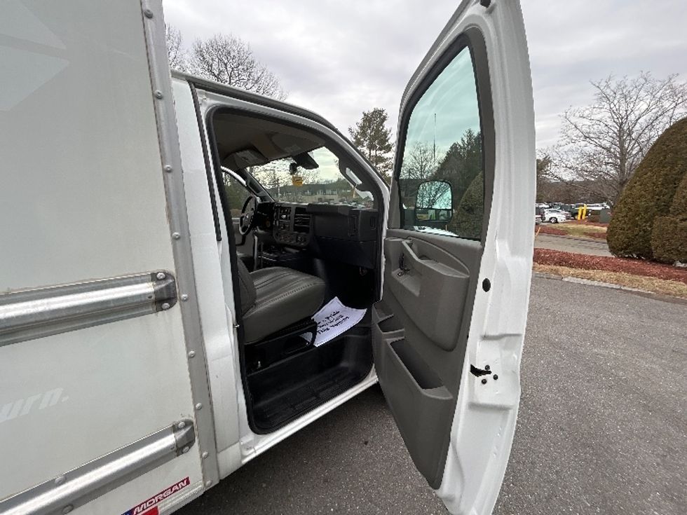Light Duty Box Truck-Light and Medium Duty Trucks-GMC-2021-Savana G33503-Franklin-MA-101,809\n\t\tmiles-$ 27,000 - Image 17