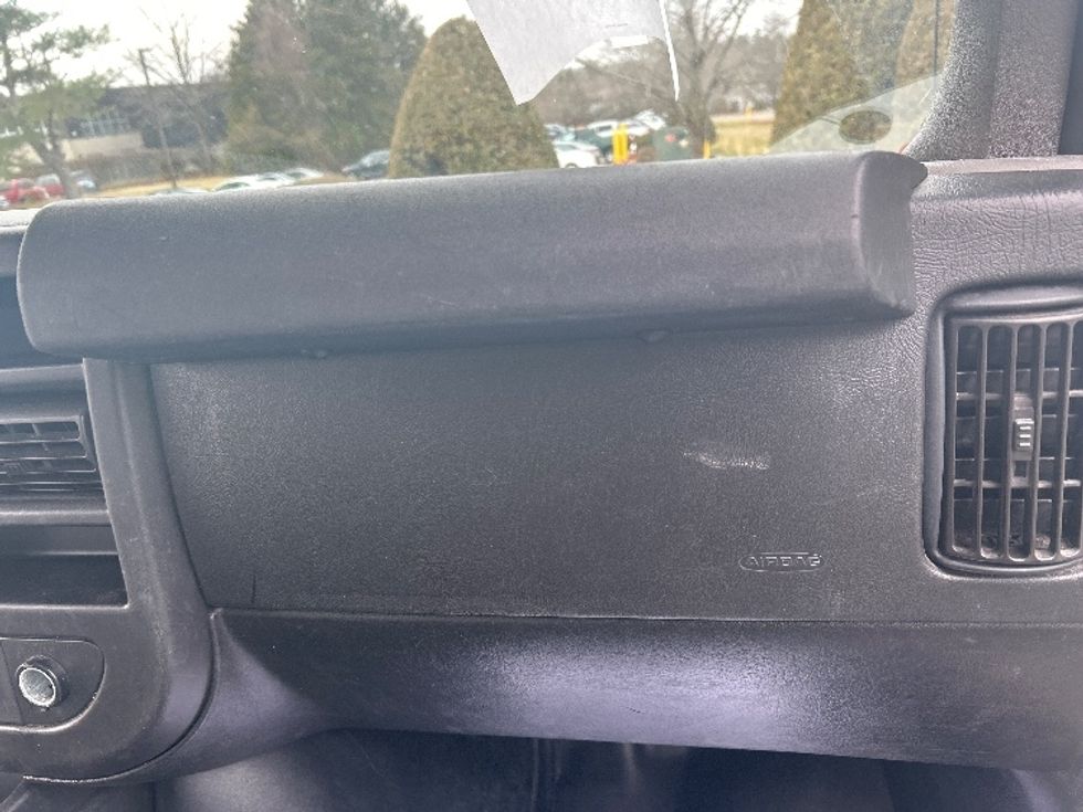 Light Duty Box Truck-Light and Medium Duty Trucks-GMC-2021-Savana G33503-Franklin-MA-101,809\n\t\tmiles-$ 27,000 - Image 18