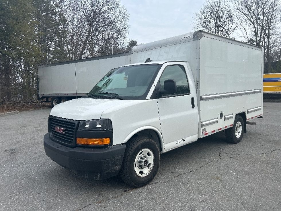 Light Duty Box Truck-Light and Medium Duty Trucks-GMC-2021-Savana G33503-Franklin-MA-101,809\n\t\tmiles-$ 27,000 - Image 3