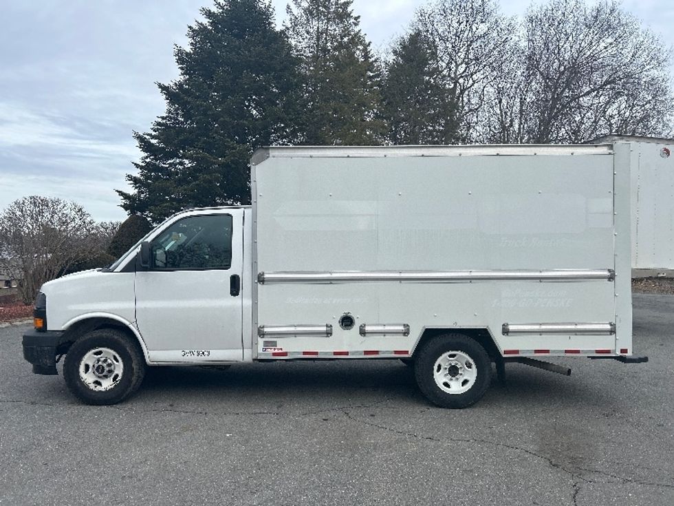 Light Duty Box Truck-Light and Medium Duty Trucks-GMC-2021-Savana G33503-Franklin-MA-101,809\n\t\tmiles-$ 27,000 - Image 4