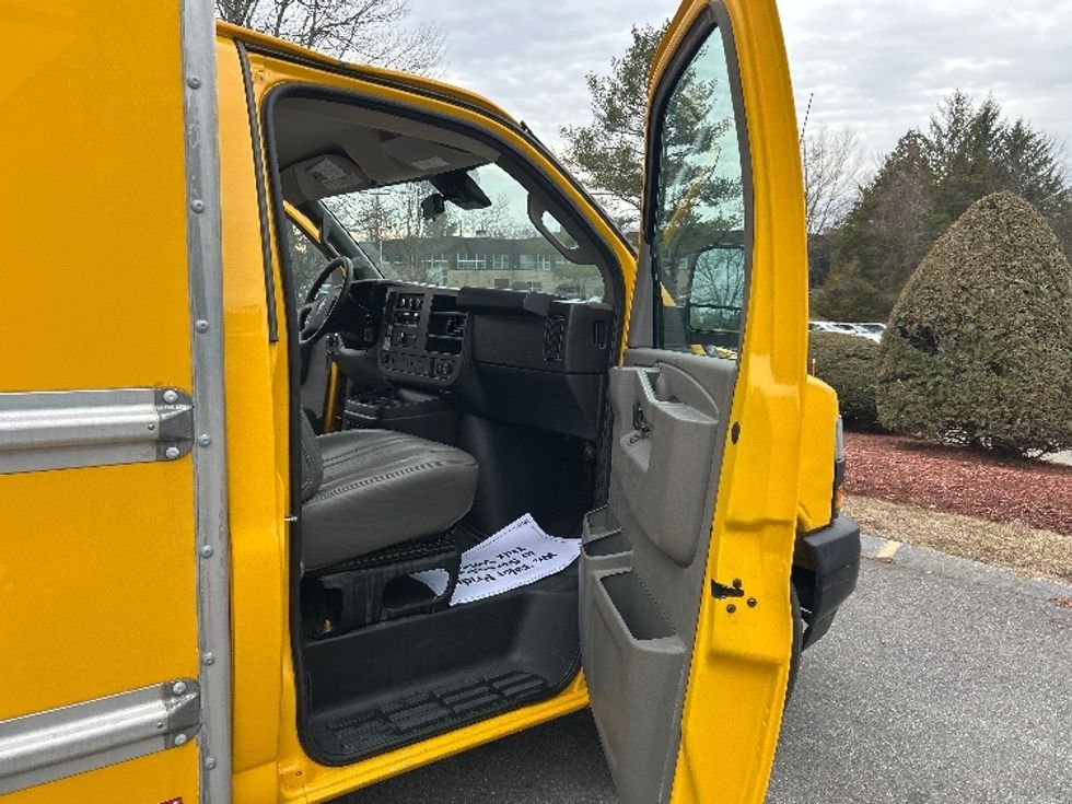 Light Duty Box Truck-Light and Medium Duty Trucks-GMC-2021-Savana G33503-Franklin-MA-108,836\n\t\tmiles-$ 24,000 - Image 18