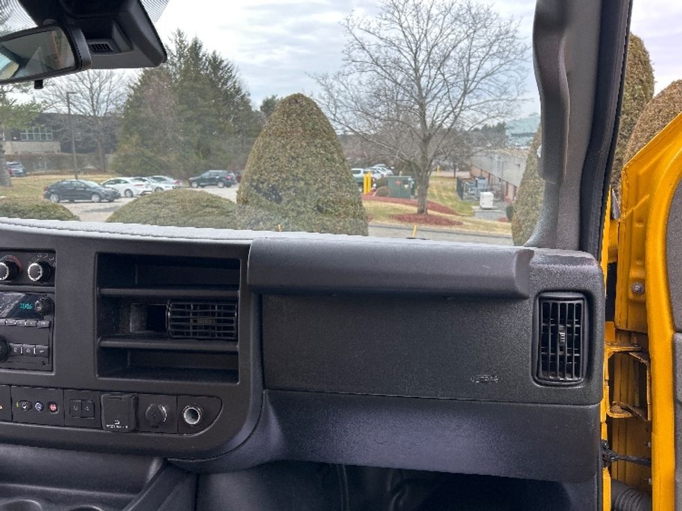 Light Duty Box Truck-Light and Medium Duty Trucks-GMC-2021-Savana G33503-Franklin-MA-108,836\n\t\tmiles-$ 24,000 - Image 19