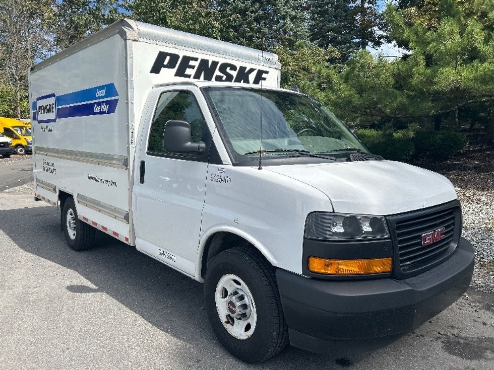 Light Duty Box Truck-Light and Medium Duty Trucks-GMC-2021-Savana G33503-Franklin-MA-114,749\n\t\tmiles-$ 25,500 - Image 1