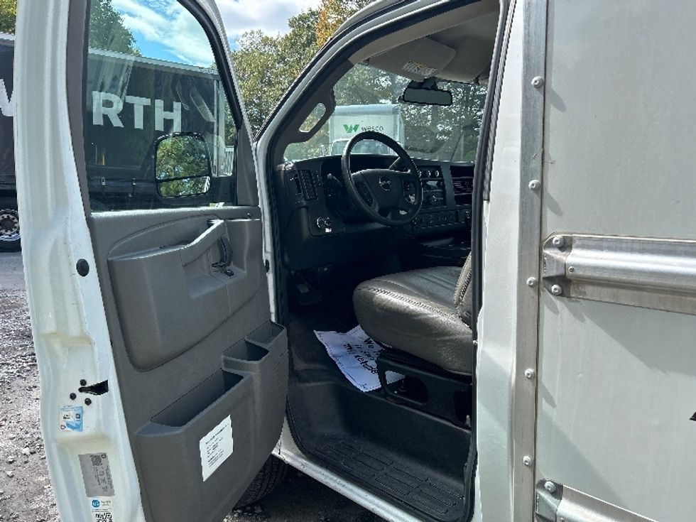 Light Duty Box Truck-Light and Medium Duty Trucks-GMC-2021-Savana G33503-Franklin-MA-114,749\n\t\tmiles-$ 25,500 - Image 15