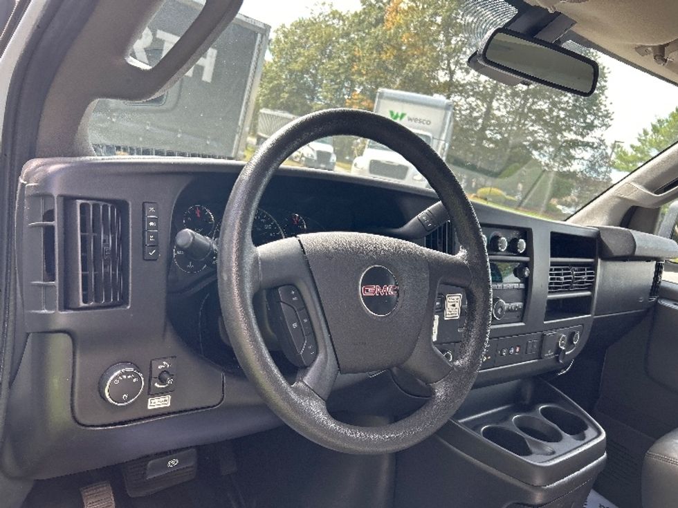 Light Duty Box Truck-Light and Medium Duty Trucks-GMC-2021-Savana G33503-Franklin-MA-114,749\n\t\tmiles-$ 25,500 - Image 16