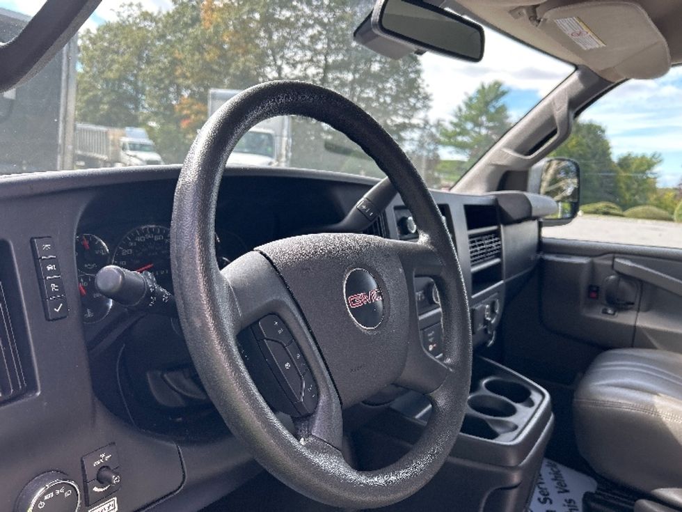 Light Duty Box Truck-Light and Medium Duty Trucks-GMC-2021-Savana G33503-Franklin-MA-114,749\n\t\tmiles-$ 25,500 - Image 17