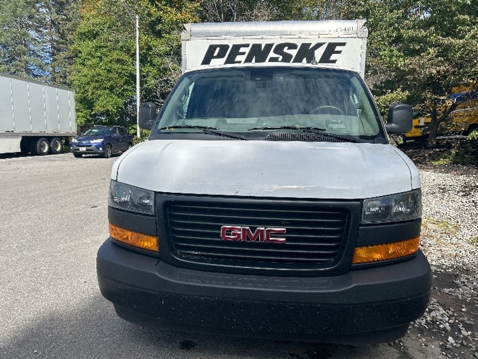 Light Duty Box Truck-Light and Medium Duty Trucks-GMC-2021-Savana G33503-Franklin-MA-114,749\n\t\tmiles-$ 25,500 - Image 2
