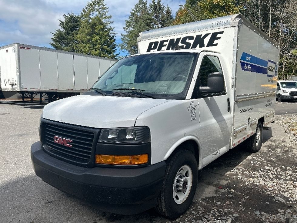 Light Duty Box Truck-Light and Medium Duty Trucks-GMC-2021-Savana G33503-Franklin-MA-114,749\n\t\tmiles-$ 25,500 - Image 3