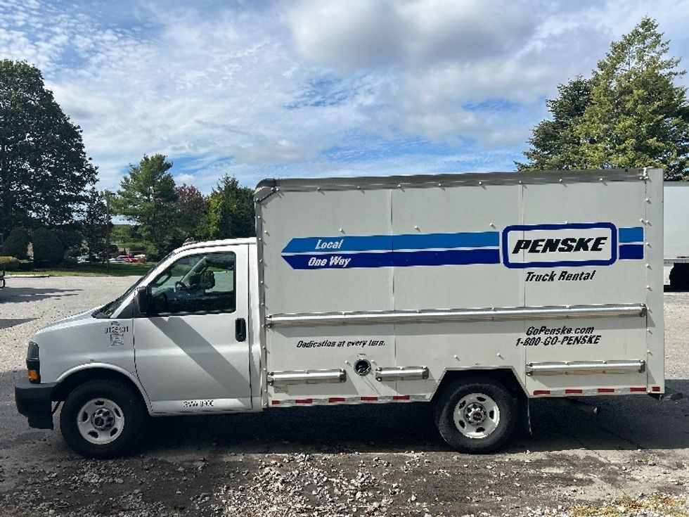 Light Duty Box Truck-Light and Medium Duty Trucks-GMC-2021-Savana G33503-Franklin-MA-114,749\n\t\tmiles-$ 25,500 - Image 4