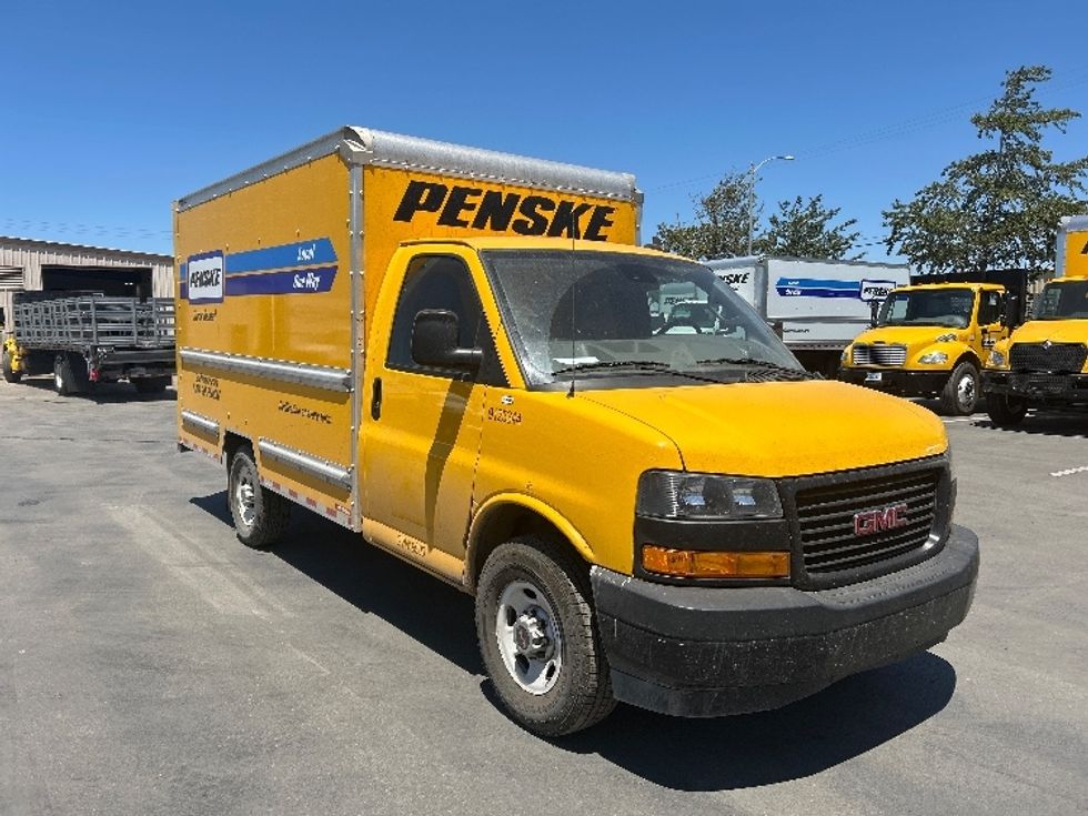Light Duty Box Truck-Light and Medium Duty Trucks-GMC-2021-Savana G33503-Fresno-CA-101,956\n\t\tmiles-$ 25,750 - Image 1