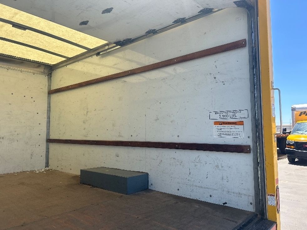 Light Duty Box Truck-Light and Medium Duty Trucks-GMC-2021-Savana G33503-Fresno-CA-101,956\n\t\tmiles-$ 25,750 - Image 11