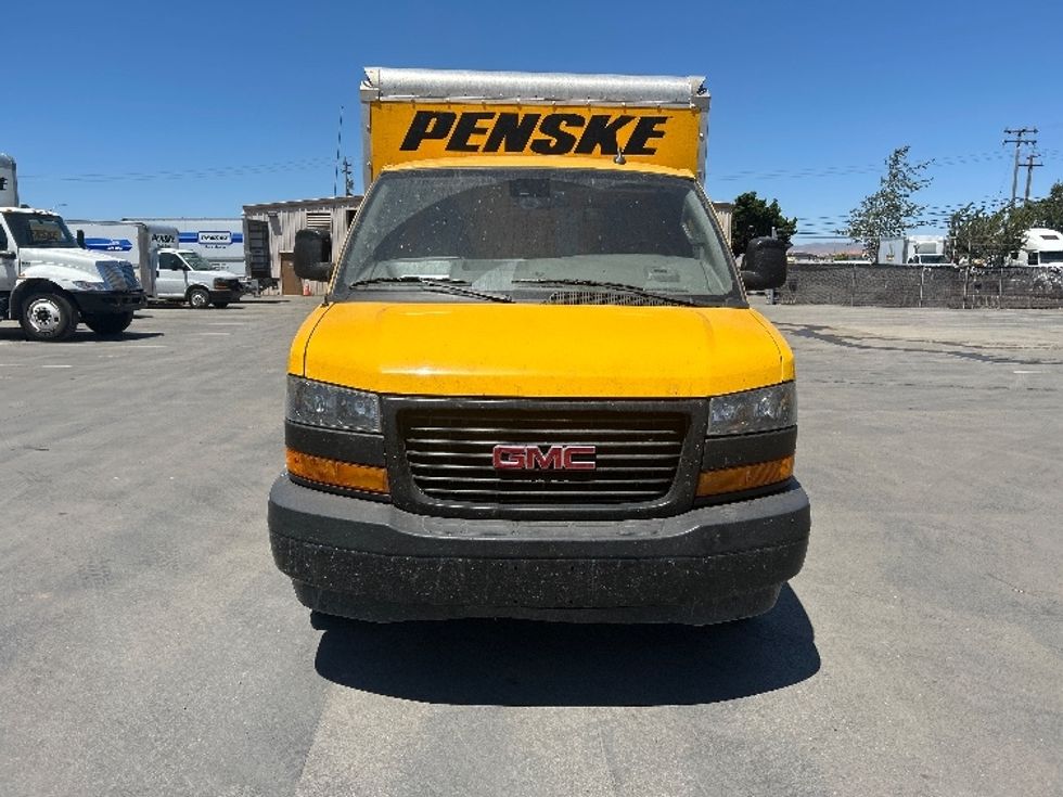 Light Duty Box Truck-Light and Medium Duty Trucks-GMC-2021-Savana G33503-Fresno-CA-101,956\n\t\tmiles-$ 25,750 - Image 2