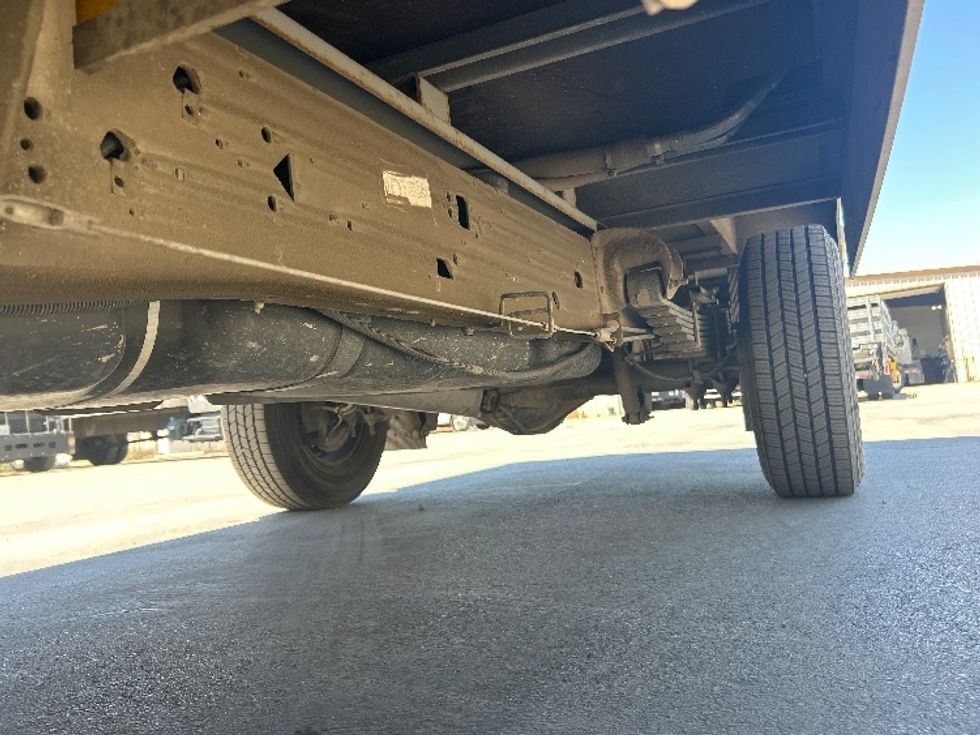 Light Duty Box Truck-Light and Medium Duty Trucks-GMC-2021-Savana G33503-Fresno-CA-101,956\n\t\tmiles-$ 25,750 - Image 5