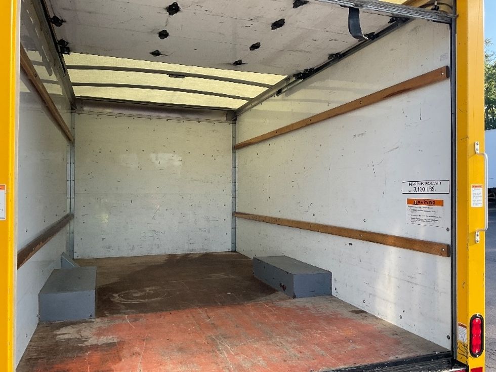 Light Duty Box Truck-Light and Medium Duty Trucks-GMC-2021-Savana G33503-Gahanna-OH-117,224\n\t\tmiles-$ 23,000 - Image 11