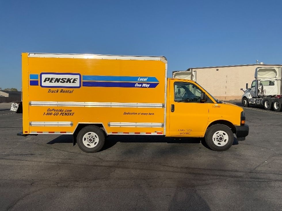 Light Duty Box Truck-Light and Medium Duty Trucks-GMC-2021-Savana G33503-Gahanna-OH-117,224\n\t\tmiles-$ 23,000 - Image 14