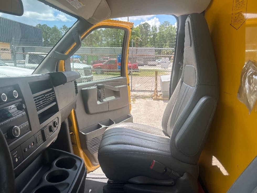 Light Duty Box Truck-Light and Medium Duty Trucks-GMC-2021-Savana G33503-Gainesville-FL-119,540\n\t\tmiles-$ 23,750 - Image 18