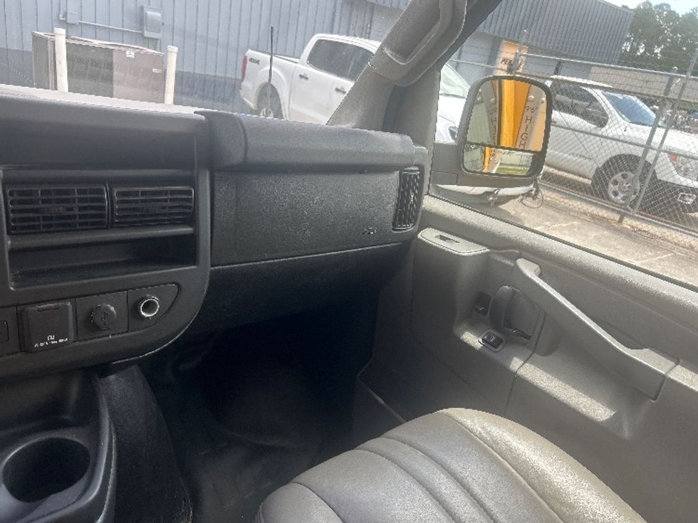 Light Duty Box Truck-Light and Medium Duty Trucks-GMC-2021-Savana G33503-Gainesville-FL-119,540\n\t\tmiles-$ 23,750 - Image 20